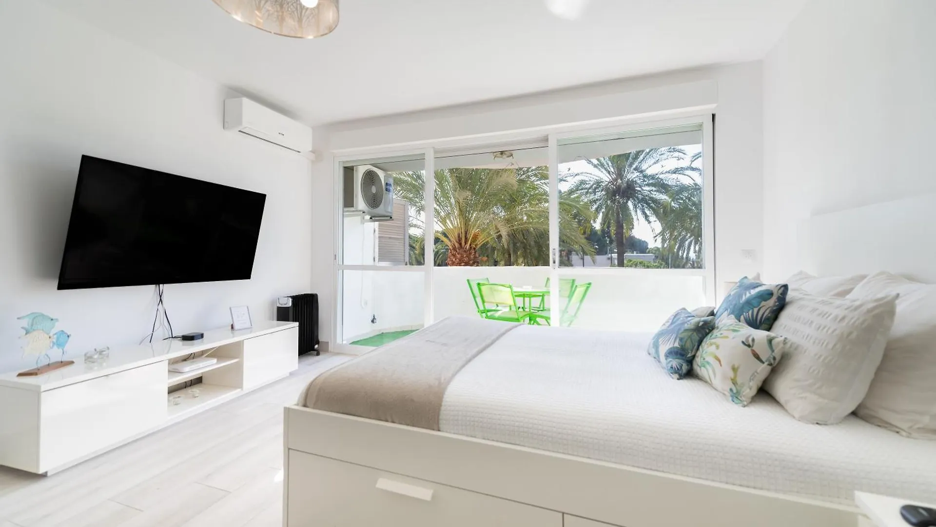 Moderno Estudio Y Piscina A 50 Metros De La Playa location
